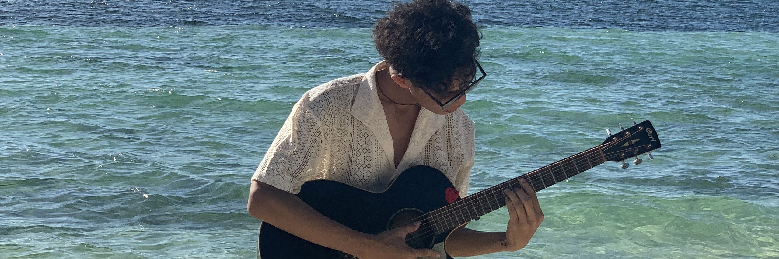 Junas Señor Guitar and Music