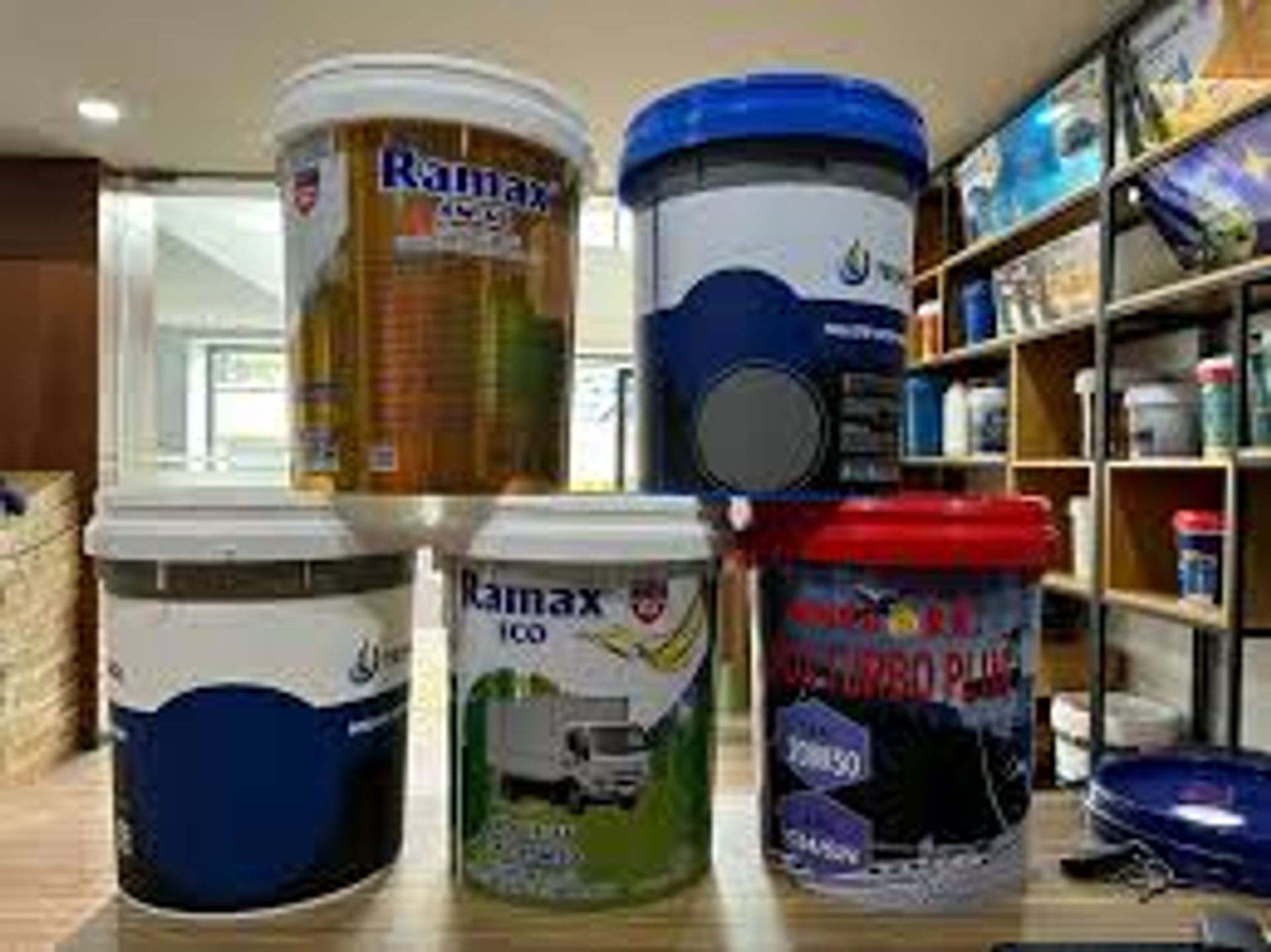MODERN,ULTRA-DURABLE WATERPROOF PAINT