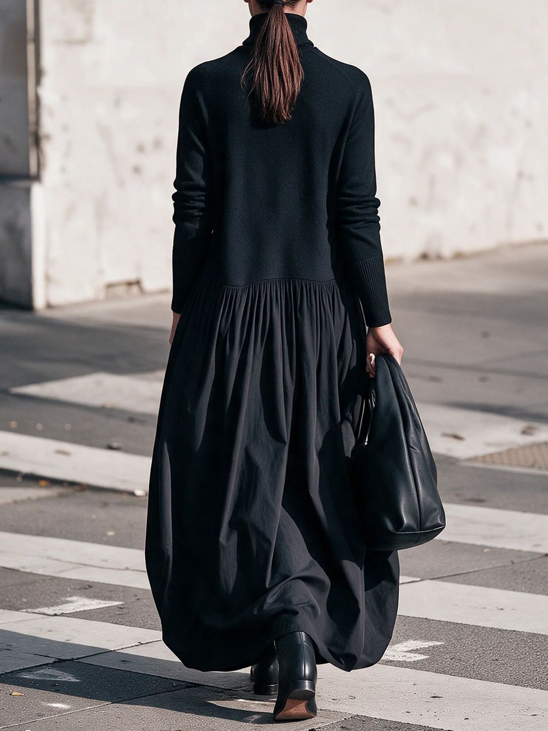 Odette | Robe Maxi Noire Oversize à Col Montant