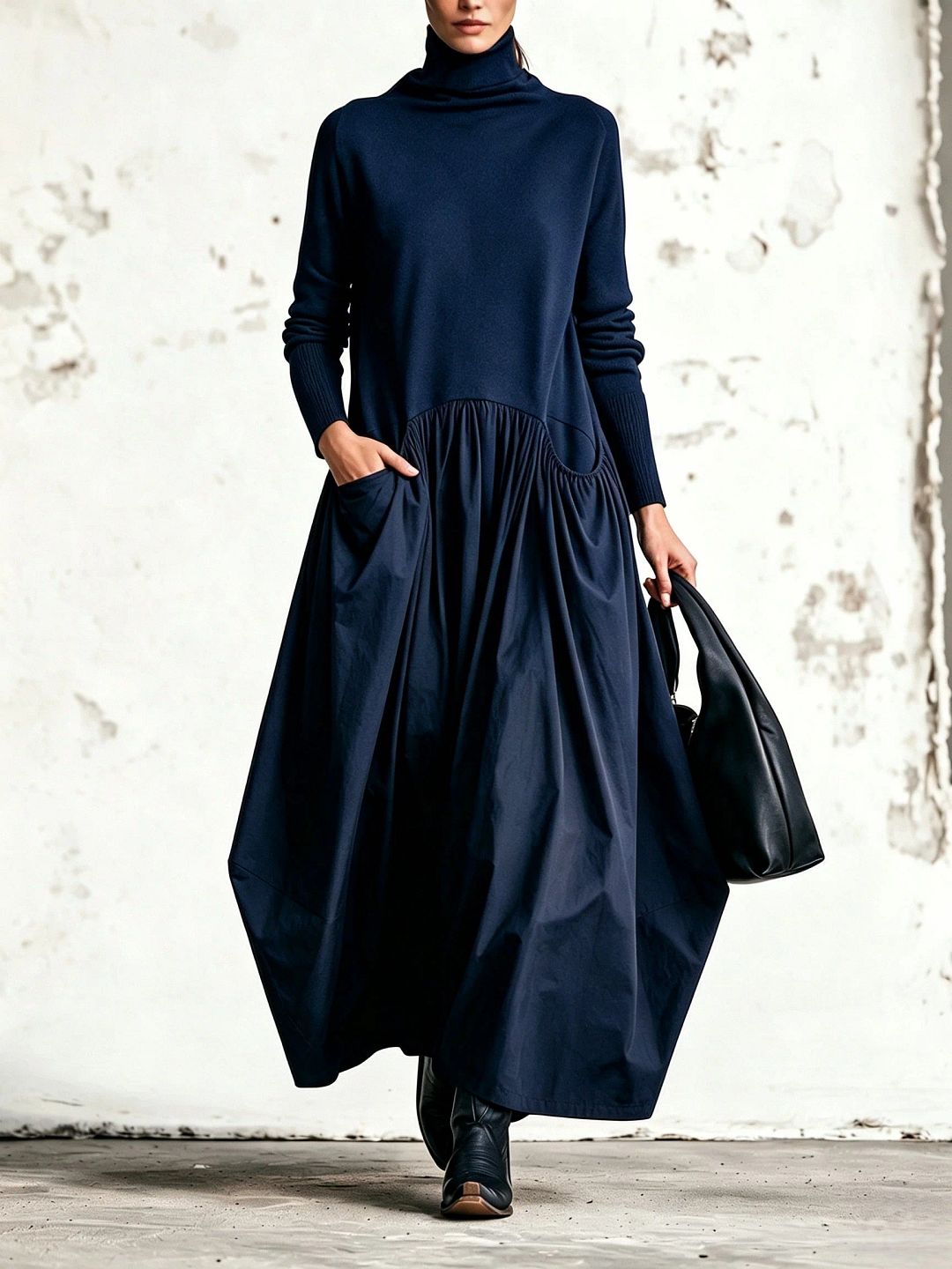 Odette | Robe Maxi Noire Oversize à Col Montant