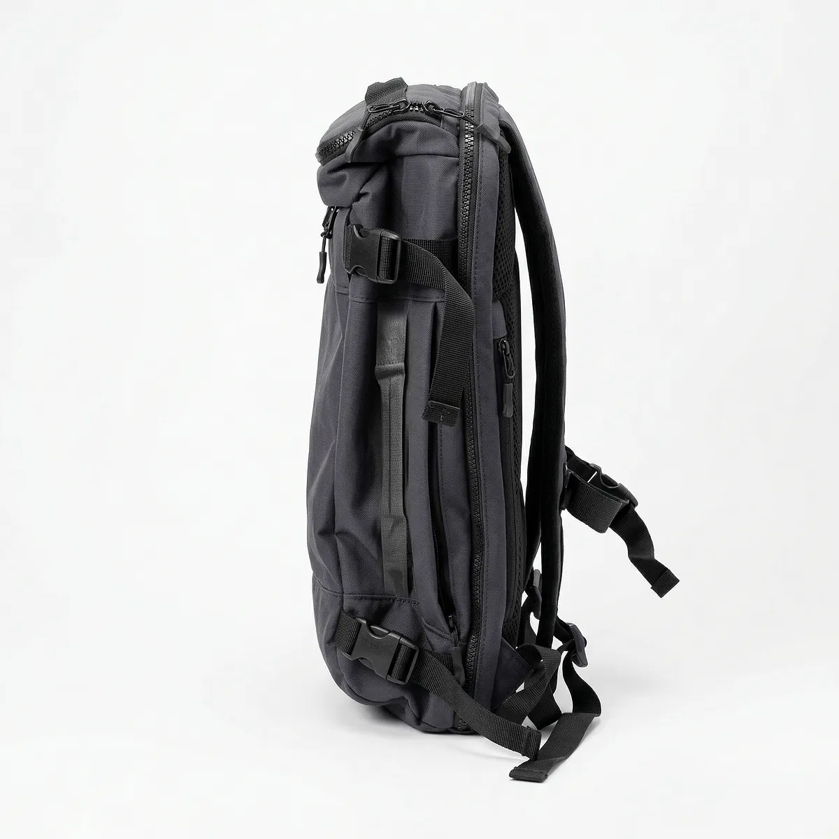 SuperHandy 17" Water-Resistant Tech Backpack with Laptop Compartment - GUT211
