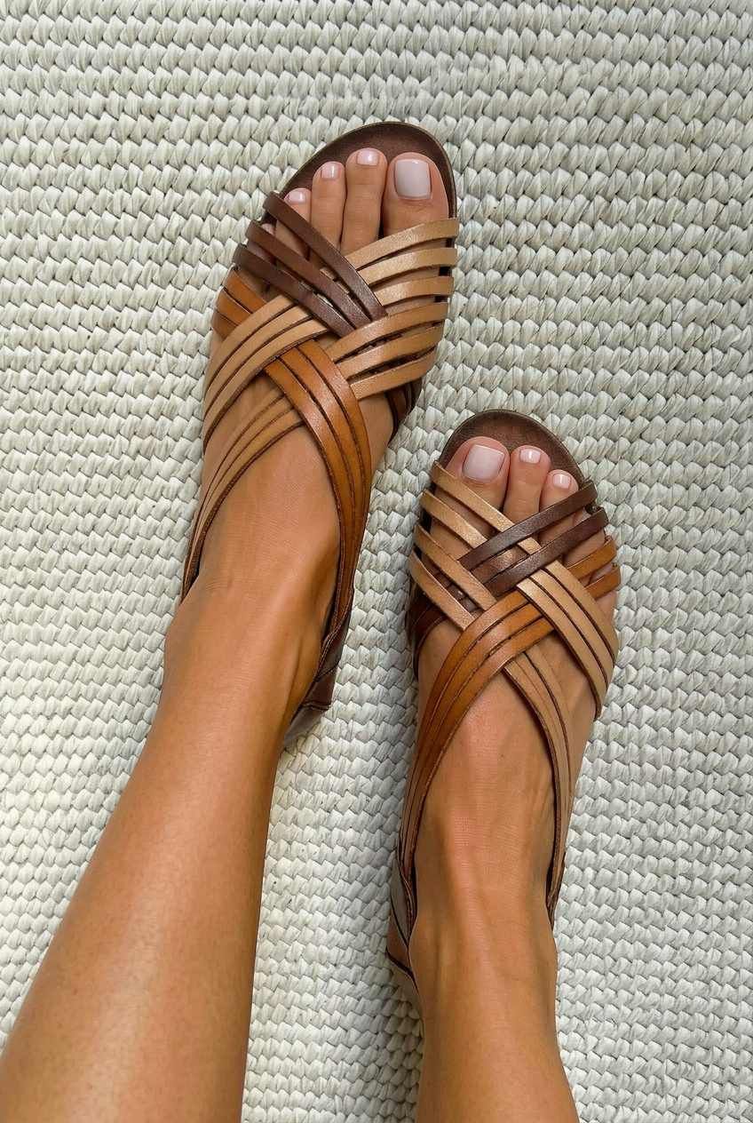 Casual Three-Colour Woven Multi-Strap Flat Sandals with Open Toe