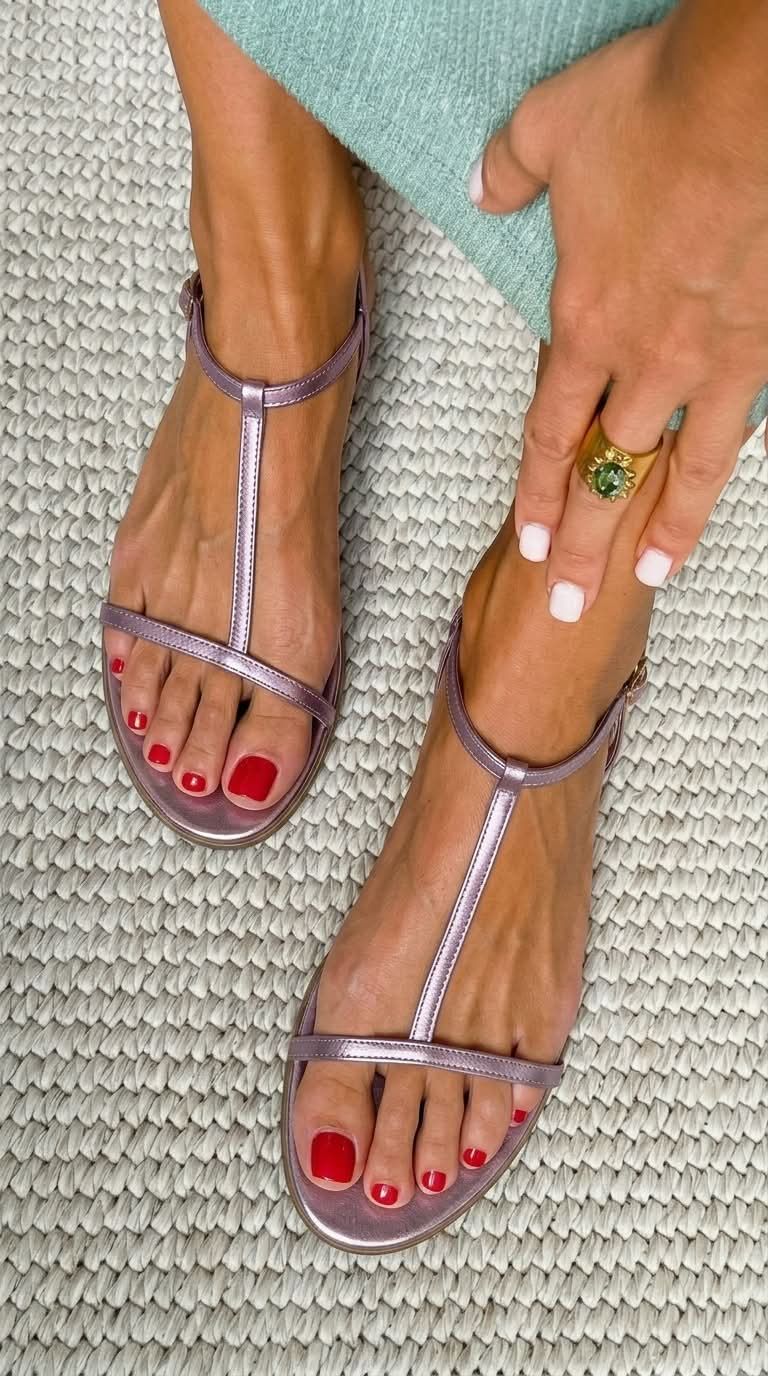 Metallic Summer Flat Sandals with T-Bar Strap