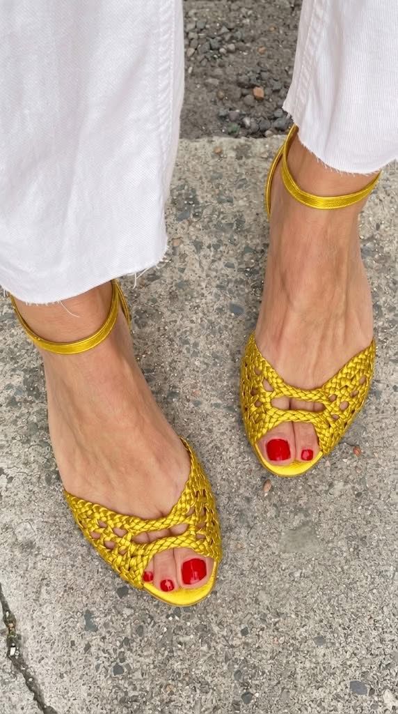 Elegant Woven Cut-Out Flat Open-Toe Sandals with Ankle Strap