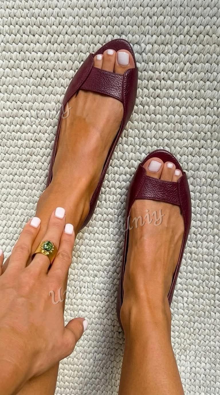 Chic Champagne Gold Metallic Open-Toe Flats