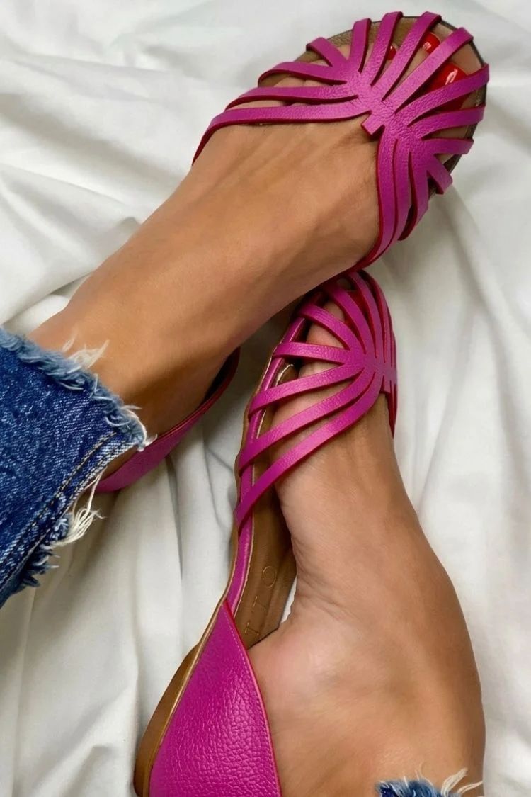 Black Solid-Colour Round-Toe Cut-Out Sandals