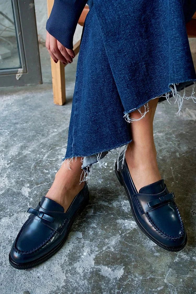 Navy Solid-Colour Round-Toe Patchwork Loafers with Bow