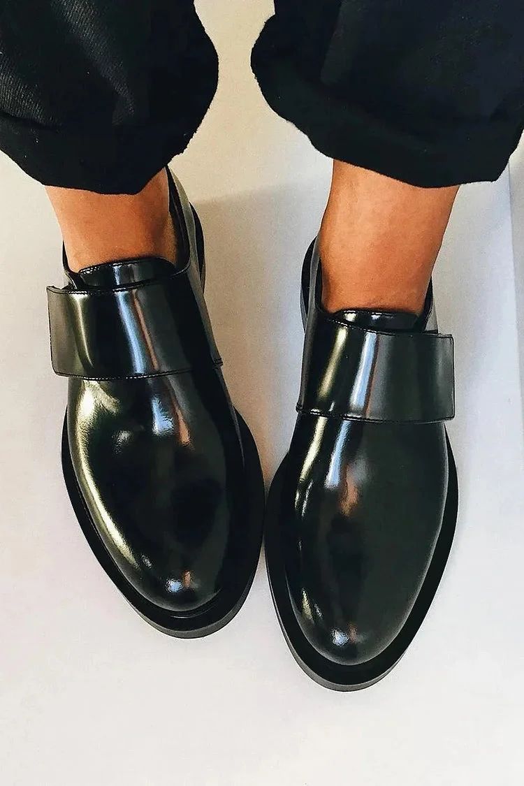 Black Solid-Colour Round-Toe Oxford Shoes with Cut-Out Strap
