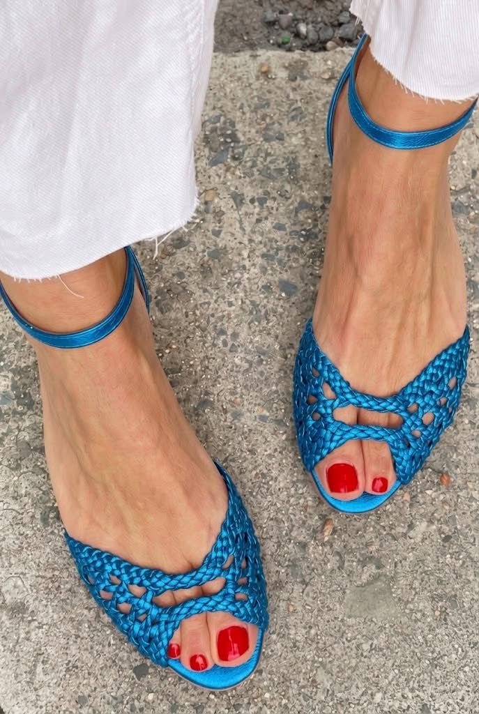Elegant Woven Cut-Out Flat Open-Toe Sandals with Ankle Strap