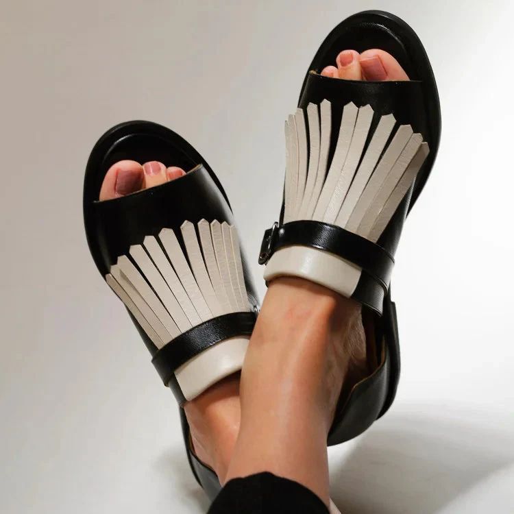 Contrasting Round Open-Toe Slip-On Sandals with Fringe