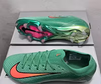 Soccer shoes