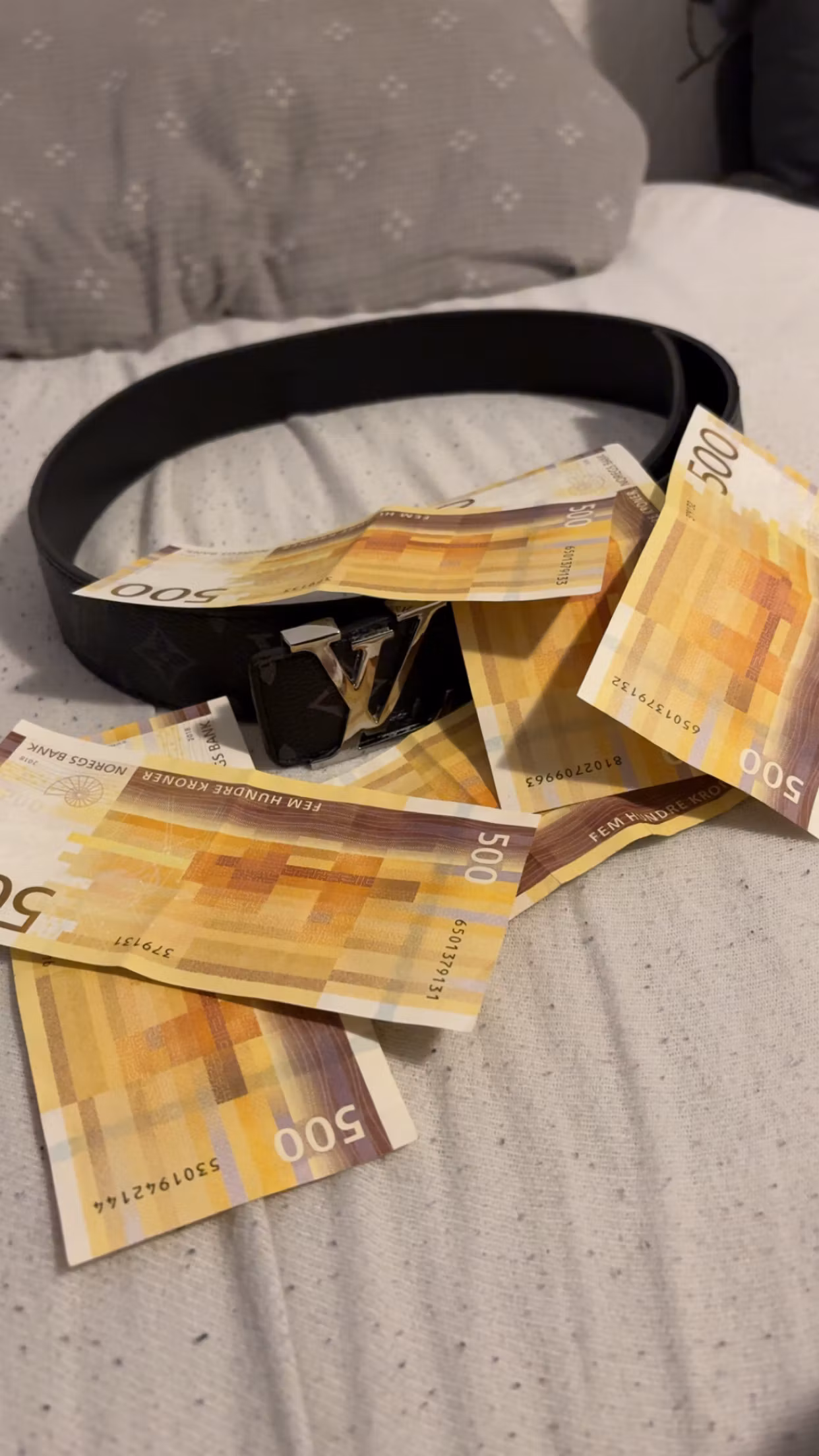 Clips for money