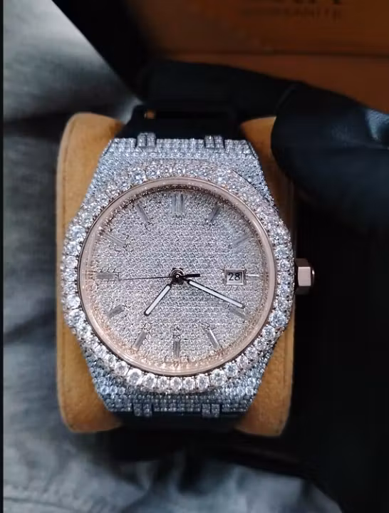 👉 💎 Iced Out Moissanite Automatic Watch With Silicone Strap – Hip Hop Style