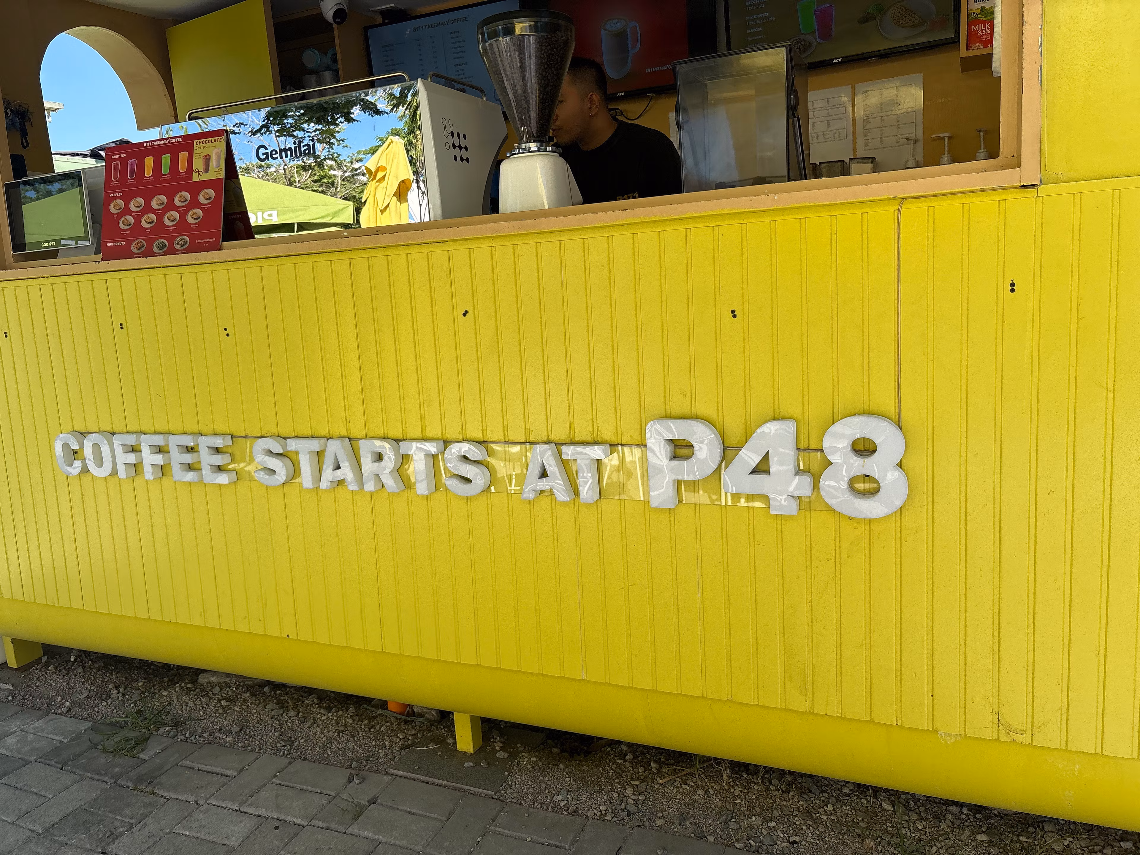 B1t1 takeaway coffee