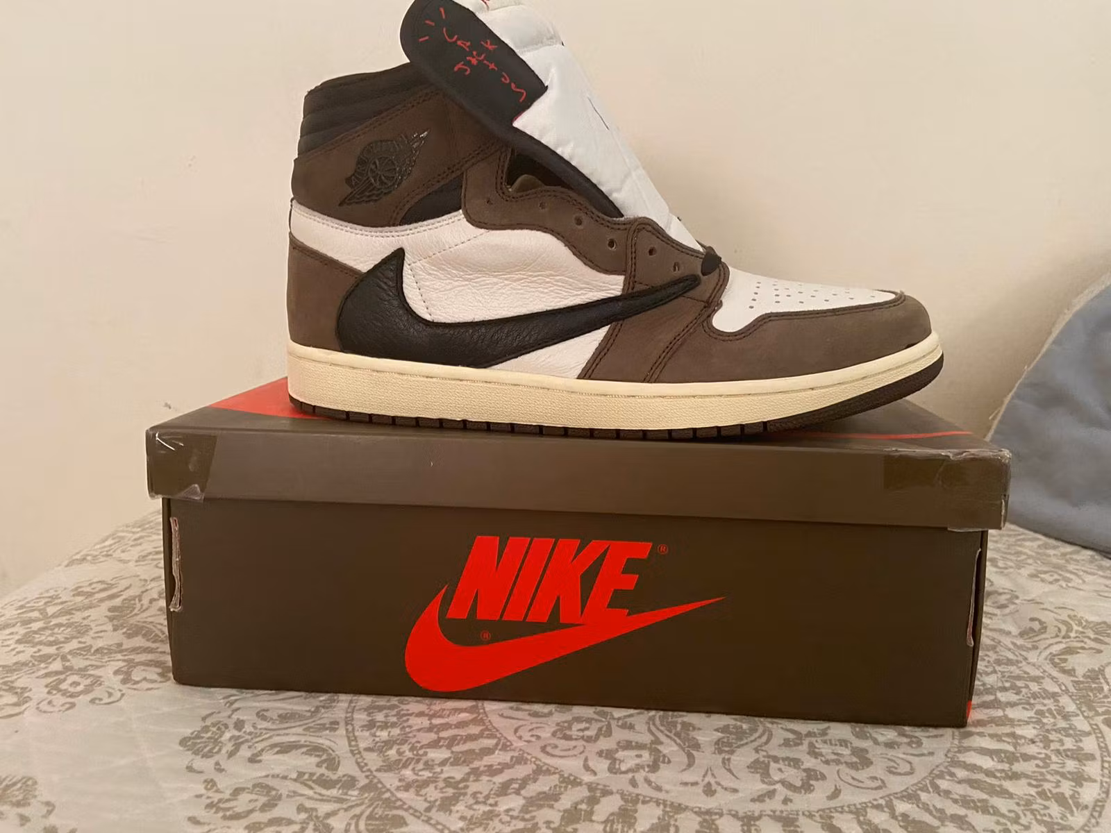 Nike Jordan 1 Travis’s scoot