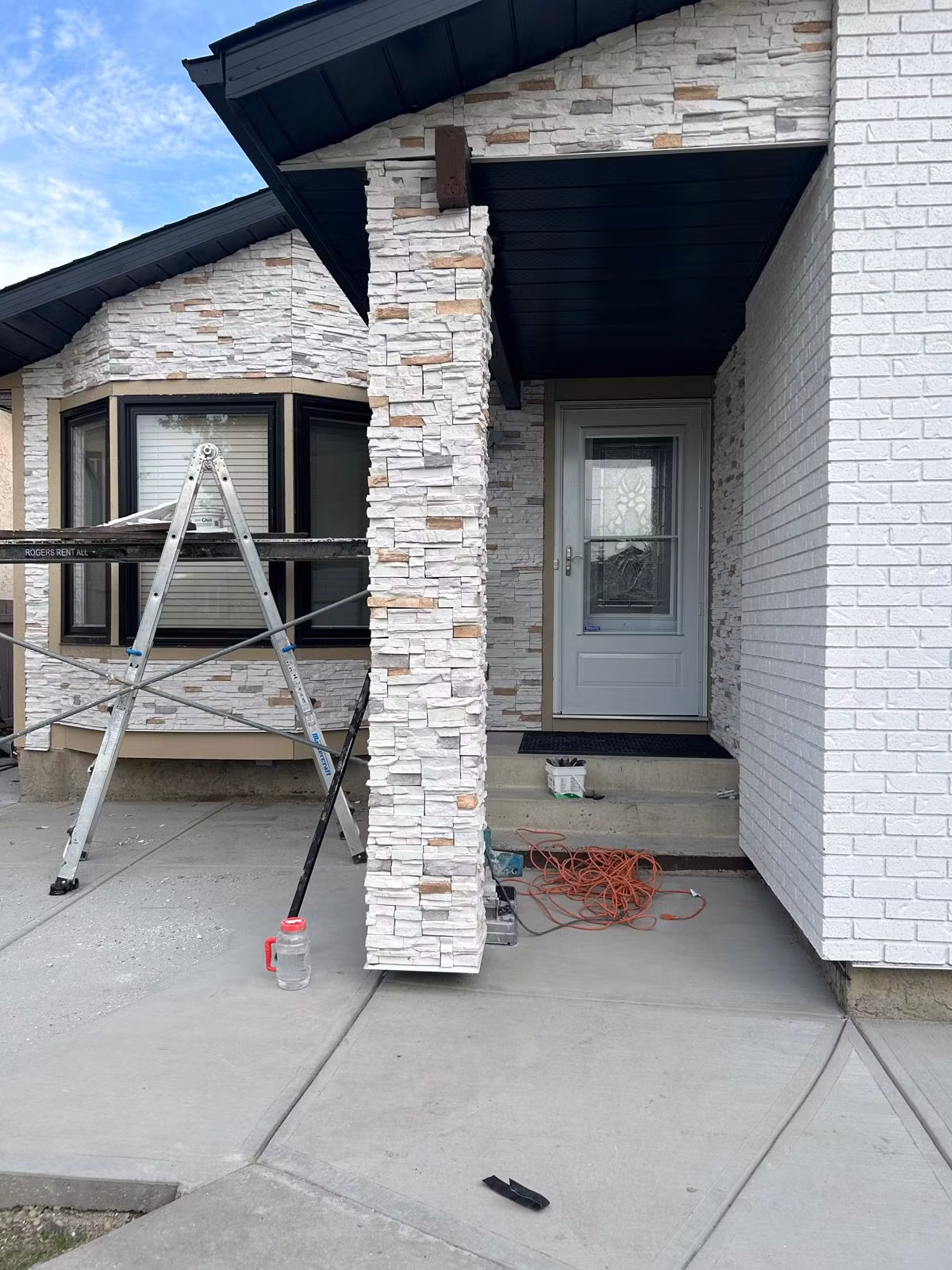 Stone tiles installation 