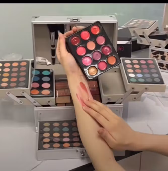 Eyeshadow makeup kit