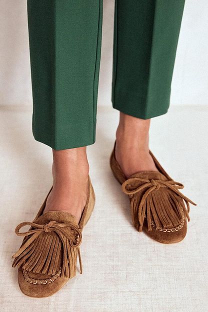Camel Solid-Colour Round-Toe Loafers with Fringe