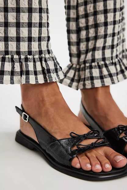 Casual Black Solid-Colour Square-Toe Sandals with Bow