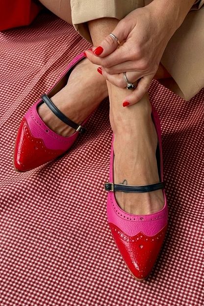 White Colour-Block Pointed-Toe Low Heels with Buckled Instep Strap