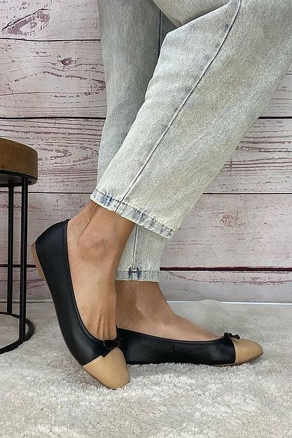 Black Colour-Block Round-Toe Flats with Bow