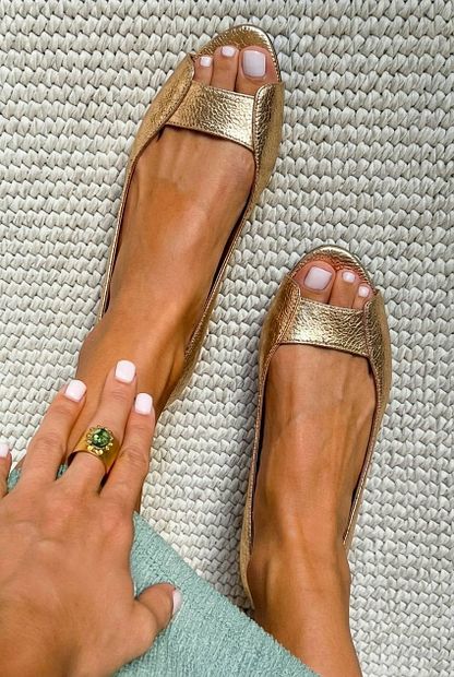 Chic Champagne Gold Metallic Open-Toe Flats