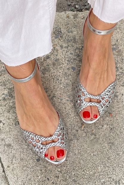 Elegant Woven Cut-Out Flat Open-Toe Sandals with Ankle Strap