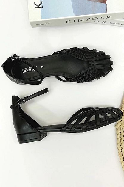 Chic Solid-Colour Sandals with Buckle