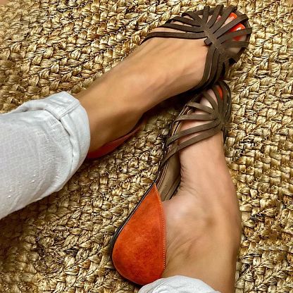 Colour-Block Round-Toe Cut-Out Slip-On Flats
