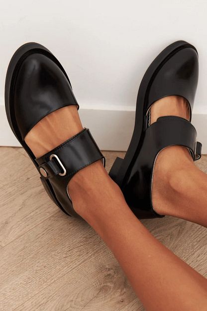Solid-Colour Round-Toe Cut-Out Slingback Flats