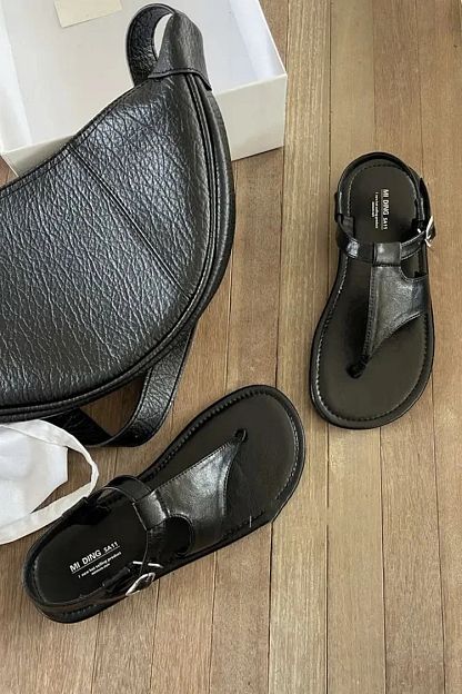 Casual Solid-Colour Thong Sandals with Ankle Strap and Buckle