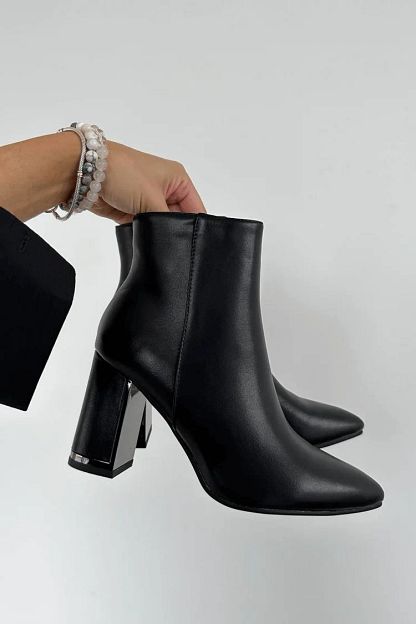Elegant Black Faux Leather Ankle Boots with Low Heel and Pointed Toe