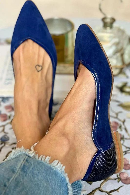 Elegant Navy Snakeskin-Print Patchwork Pointed-Toe Flats