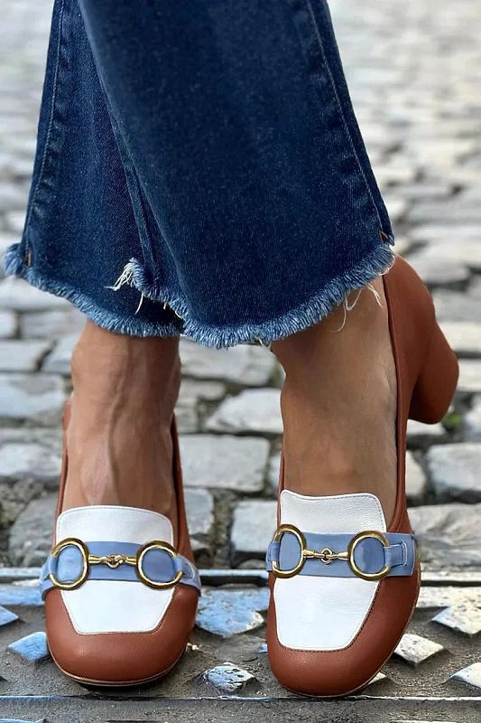 Colour-Block Square-Toe Chunky Heels with Metal Buckle