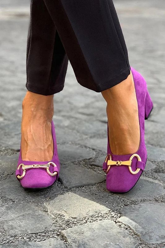 Solid-Colour Square-Toe Chunky Heels with Alloy Buckle