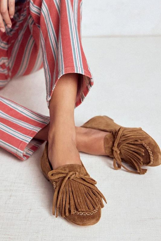 Camel Solid-Colour Round-Toe Loafers with Fringe