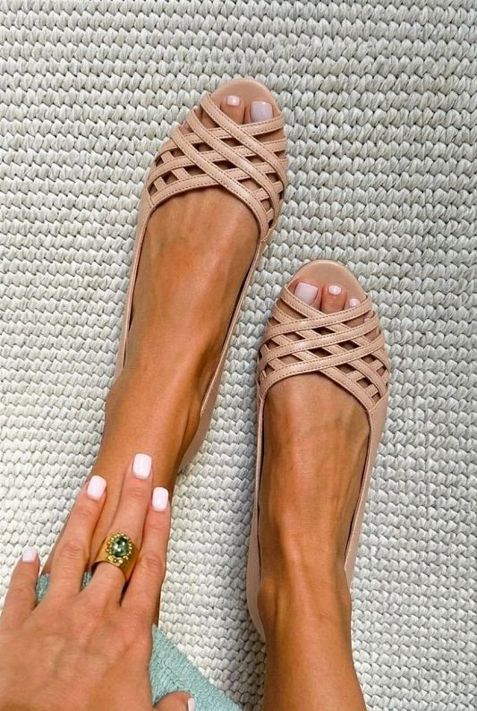 Casual Nude Flat Sandals with Crossover Straps and Peep Toe