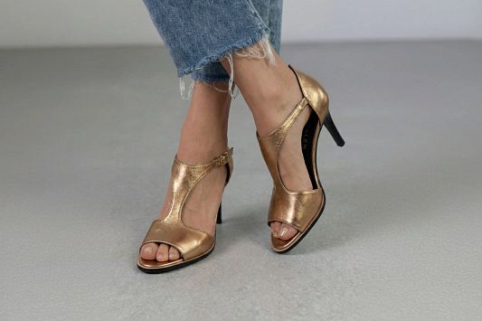Chic Gold Peep-Toe Stiletto Sandals with Fine Strap Detail
