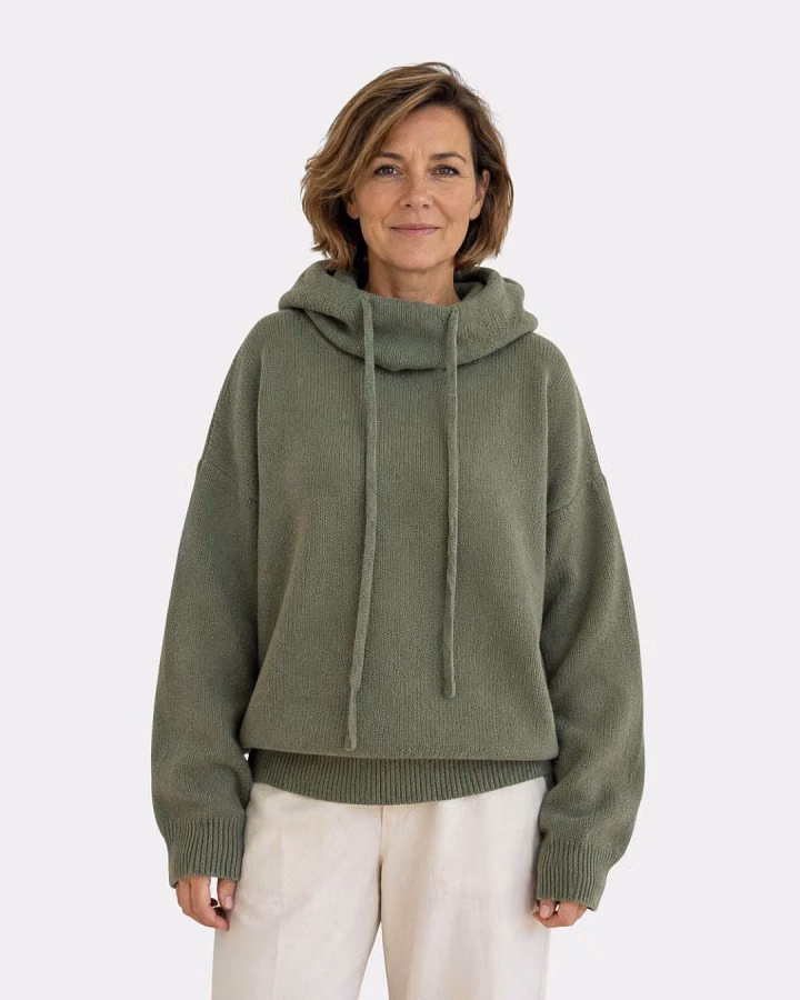 Marie | Pull Douillet avec Col Haut et Capuche